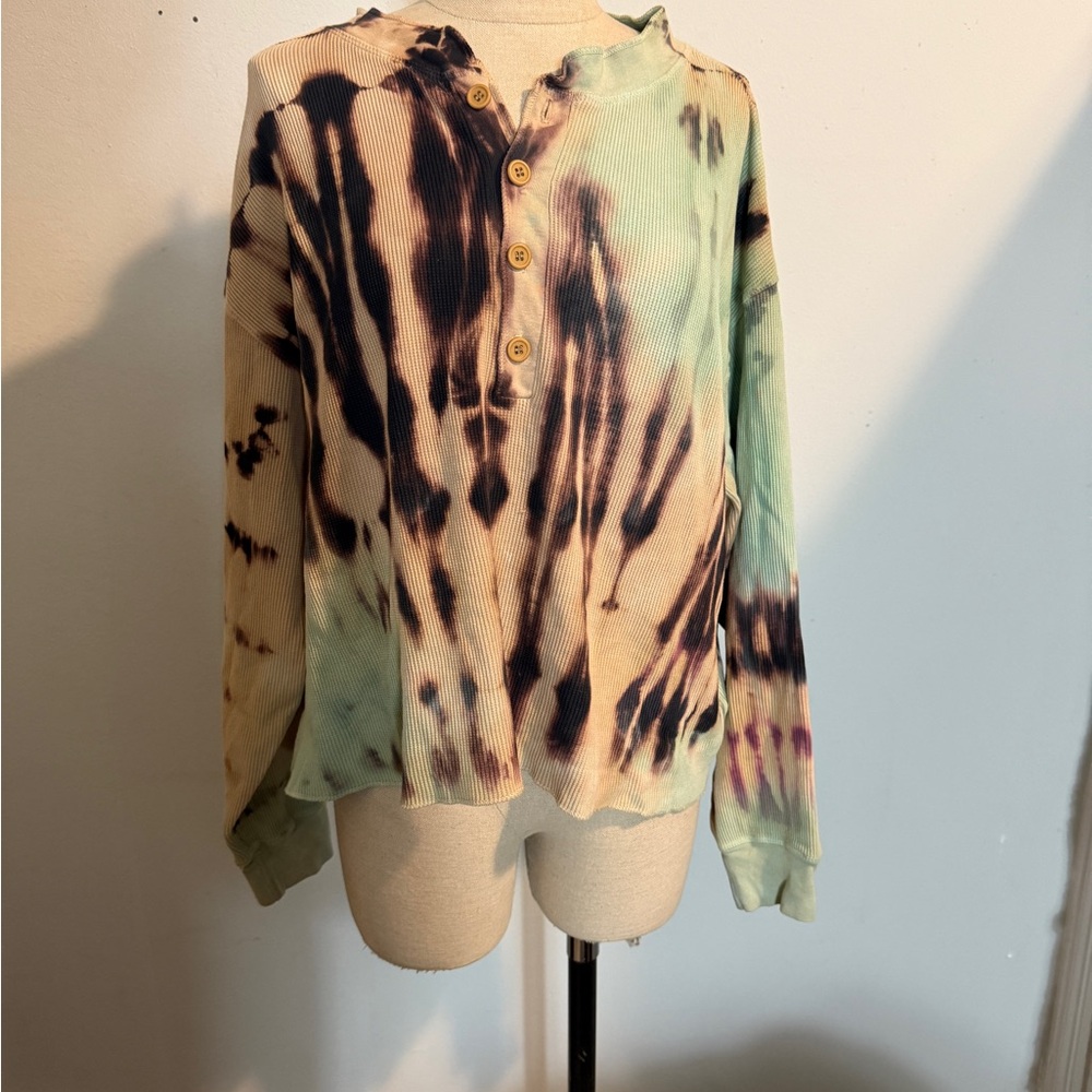 Daydreamer Tie-Dye Henley Top - Black, Cream, Green
